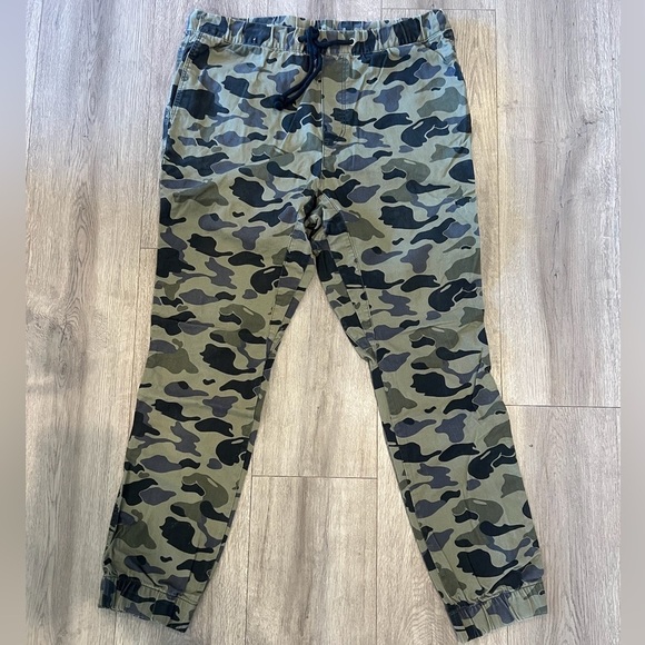 Divided Men’s Green Camo Print Casual Jogger Pants Size 34 - Picture 1 of 4
